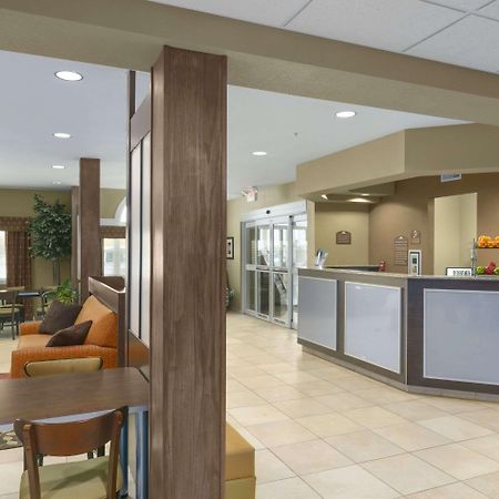 Microtel Inn & Suites By Wyndham Минот Экстерьер фото