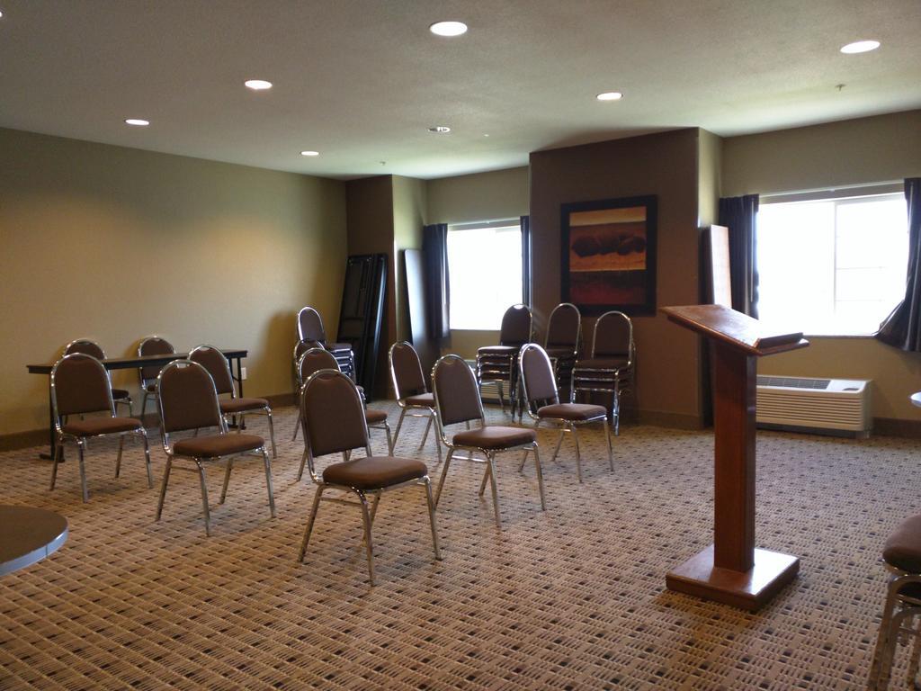 Microtel Inn & Suites By Wyndham Минот Экстерьер фото